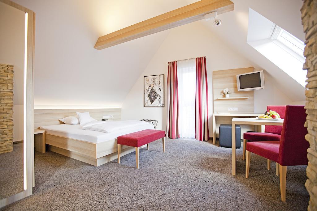 Hotel Krone Ohg Gerlingen Szoba fotó