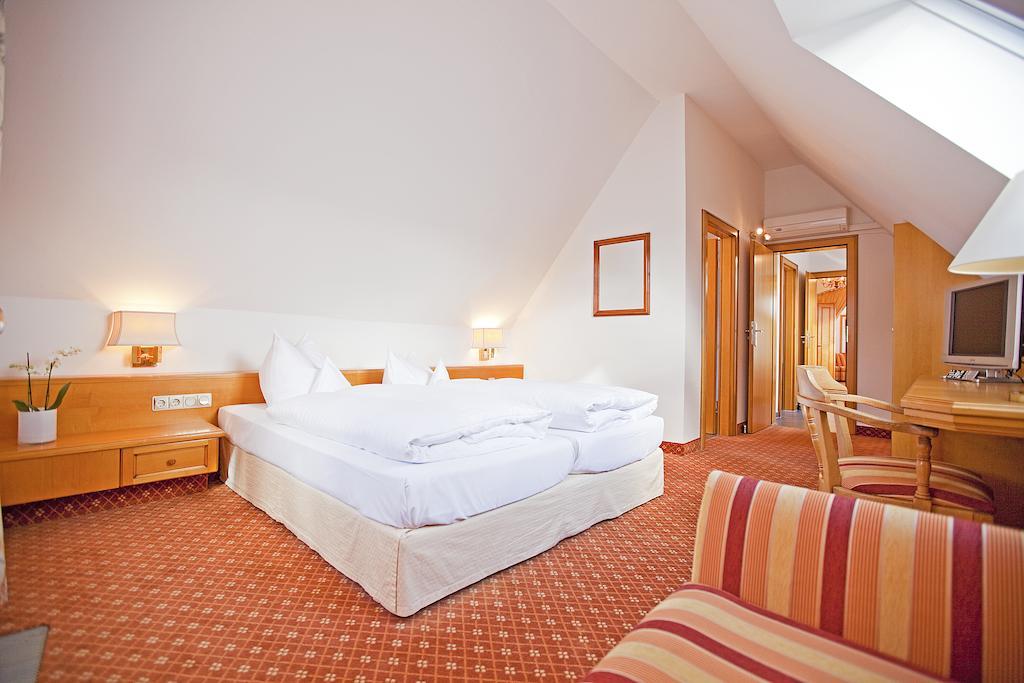 Hotel Krone Ohg Gerlingen Szoba fotó